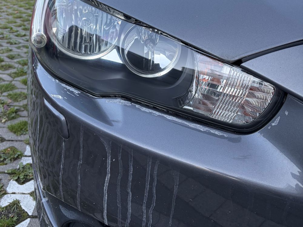 Mitsubishi Lancer · prawa lampa — po regeneracji